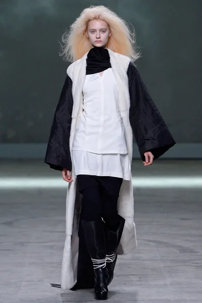 Look 1